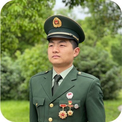 1625792779613512.png 1李龍-工作照.png