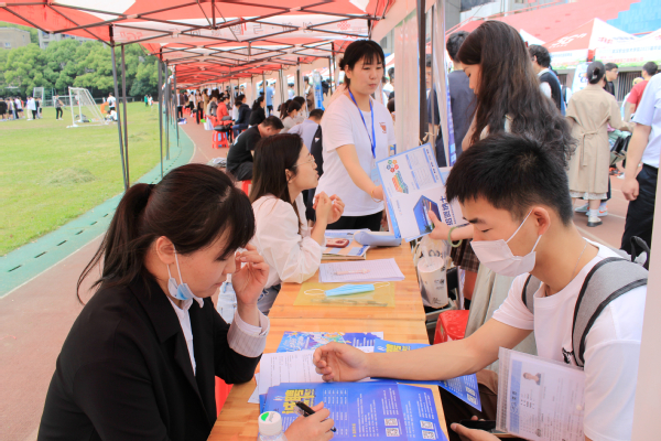 1683594431162977.jpg 1683594431162977.jpg